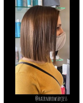 Let’s be blunt… 

& talk about how cute this cut & color is!?😍
•
•
•
#askforjessicas #salonfave